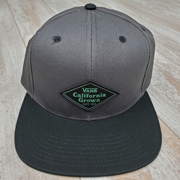 Vans Other - Vans Grownup Snapback
